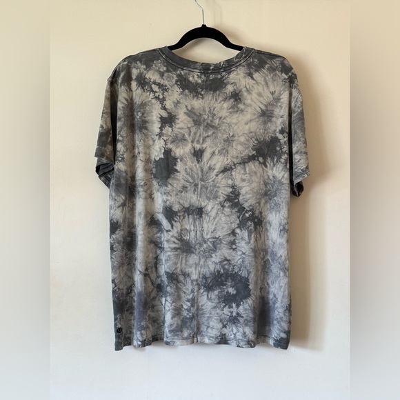 Lululemon Women’s All Yours Tee || grey tie dye print - size 12 - Picture 2 of 4